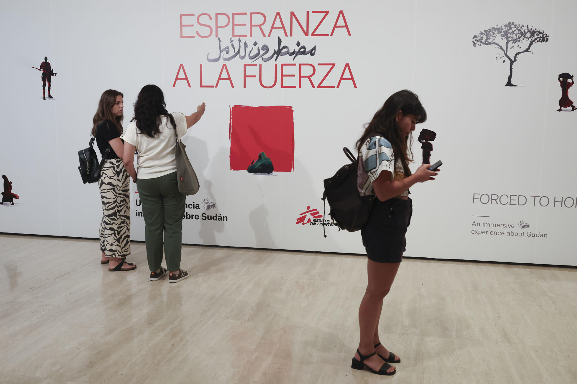 Vista de 'Esperanza a la fuerza', un proyecto inmersivo para que el público se acerque a Sudán y a su realidad tras más de tres años de guerra. EFE/ Kiko Huesca