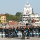 Agentes de policía esperan en Venecia la llegada de manifestantes contra el 'crucero diplomático' que ha organizado el embajador de EE.UU. en Italia,Tilman Fertitta, por los 250 años de independencia de su país. EFE/EPA/ANDREA MEROLA