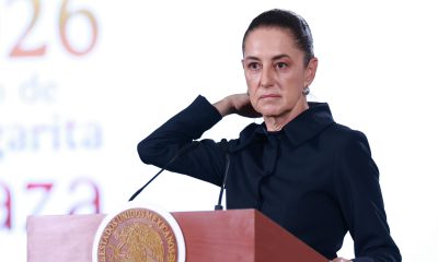 La presidenta de México, Claudia Sheinbaum, anunció que "el día de hoy la Secretaría de Relaciones Exteriores va a presentar las denuncias ante el Departamento de Justicia de los Estados Unidos y las fiscalías estatales de Estados Unidos por el fallecimiento de 17 connacionales" este lunes, en el Palacio Nacional de la Ciudad de México (México). EFE/ Mario Guzmán