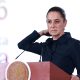 La presidenta de México, Claudia Sheinbaum, anunció que "el día de hoy la Secretaría de Relaciones Exteriores va a presentar las denuncias ante el Departamento de Justicia de los Estados Unidos y las fiscalías estatales de Estados Unidos por el fallecimiento de 17 connacionales" este lunes, en el Palacio Nacional de la Ciudad de México (México). EFE/ Mario Guzmán