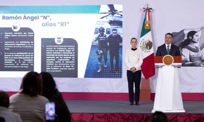 Fotografía cedida por la Presidencia de México de su mandataria, Claudia Sheinbaum, junto al secretario de Seguridad y Protección Ciudadana de México, Omar García Harfuch, en una rueda de prensa este viernes, en el Palacio Nacional de Ciudad de México (México). EFE/Presidencia de México/SOLO USO EDITORIAL/NO VENTAS/SOLO DISPONIBLE PARA ILUSTRAR LA NOTICIA QUE ACOMPAÑA(CRÉDITO OBLIGATORIO)
