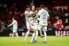Francisco Córdova (c), Robert Morales (i) y Carlos Antuna de Pumas celebran un gol en un partido de la Liga MX entre Toluca y Pumas en el estadio Nemesio Diez en Toluca, Estado de México (México). EFE/Felipe Gutiérrez
