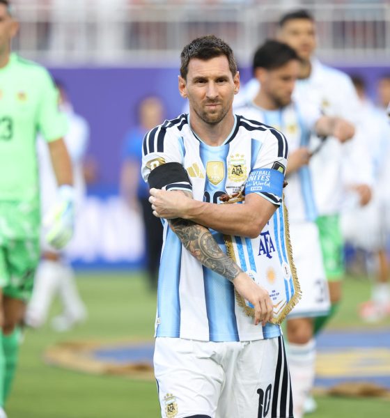 Lionel Messi de Argentina reacciona en un partido de cuartos de final del Mundial de la FIFA 2026 entre Argentina y Suiza en el estadio Arrowhead de Kansas (EE.UU.). EFE/ Kenneth Fernández