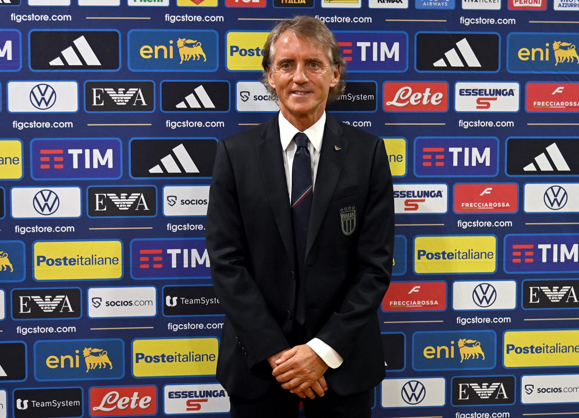 Roma (Italia), 29/07/2026.- El nuevo seleccionador italiano, Roberto Mancini, que expuso este miércoles su intención de llevar a la 'Azzurra' al lugar "que merece", en el acto de su presentación. EFE/EPA/FABIO CIMAGLIA