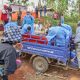 Familiares de víctimas del ébola recogen los cuerpos en el hospital de Mongbwalu, Ituri, República Democrática del Congo, en una imagen del 26 de junio de 2026 (difundida el 30 de junio de 2026). EFE/EPA/DIEUDONNE DIROLE