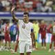 Rodri Hernández de España celebra este lunes, al finalizar un partido de los octavos de final del Mundial de la FIFA 2026 entre Portugal y España en el estadio AT&T en Arlington (Estados Unidos). EFE/ Mariscal