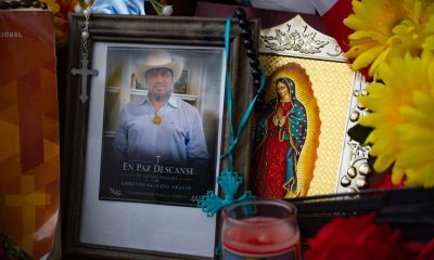 Fotografía que muestra una imagen del migrante mexicano Lorenzo Salgado en un altar a su honor este viernes, en el sitio donde fue asesinado en Houston (EE.UU.). EFE/ Carlos Ramírez