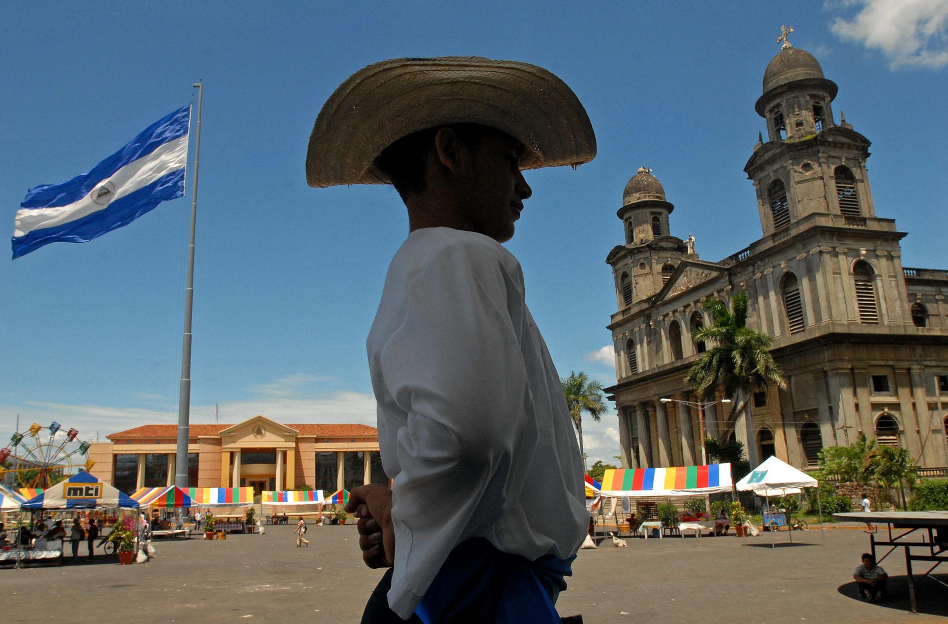 Fotografía de archivo en la que se captó una vista general de la Plaza Central de Managua (Nicaragua). EFE/Mario López