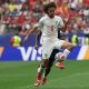 Ayyoub Bouaddi, centrocampista de la selección de Marruecos, aseguró este sábado que está muy orgulloso por su decisión de jugar por el país norteafricano, después de conseguir en Houston el billete para los cuartos de final del Mundial. EFE/EPA/CHRISTOPHER NEUNDORF