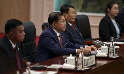 Fotografía de archivo, tomada el 30/08/2025, que muestra al líder del Gobierno militar de Birmania, Min Aung Hlaing, (centro de la imagen) durante un acto en Tianjin, China. EFE/EPA/ANDRES MARTINEZ CASARES / POOL