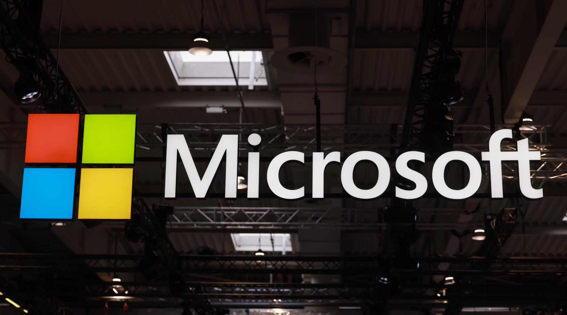 Foto de archivo de logo de Microsoft. EFE/HANNIBAL HANSCHKE