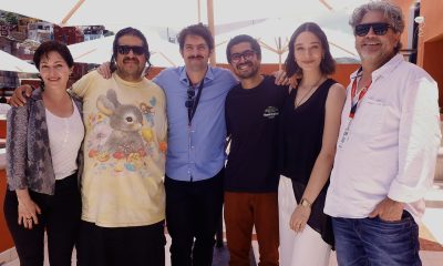 (De i a d) realizadores y actores de la película 'El Arte es Oscuro y Está Lleno de Horrores': Zamia Fandiño, Artemio Narro (director), José María de Tavira (protagonista), Juan Pablo de Santiago, Nicolasa Ortiz y Martín Altomaro fueron captados al posar, durante una entrevista con EFE, en la ciudad de Guanajuato (México). EFE/Luis Ramírez