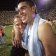 Fotografía del 29 de mayo de 2005, en la que puede verse al argentino Román Riquelme (d) y al uruguayo Diego Forlán (i), entonces como compañeros en el Villarreal. EFE/Domenech Castelló