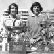 El 21 de octubre de 1974, tenista rumano Ilie Nastase (d) se adjudica en Barcelona el Trofeo Conde de Godó tras vencer en la final al español Manuel Orantes. EFE/Archivo.