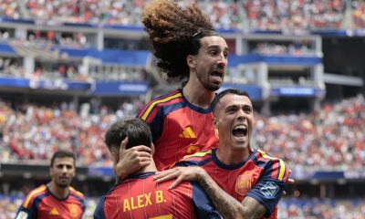 Jugadores de España celebran un gol de Pedro Porro (d) este jueves, en un partido por los dieciseisavos de final del Mundial de la FIFA 2026 entre España y Austria en el estadio SoFi en Los Ángeles (Estados Unidos). EFE/ Lavandeira Jr