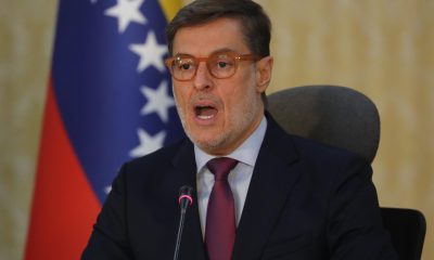 Fotografía de archivo en la que se captó al canciller de Venezuela, Félix Plasencia, durante una rueda de prensa, en Caracas (Venezuela). EFE/Miguel Gutiérrez