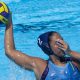 La colombiana Sara Vanegas (i) disputa el balón con la puertorriqueña Gabriella Montalvo rumbo a la final del polo acuático de los de los XXV Juegos Centroamericanos y del Caribe, en Santo Domingo. EFE/Orlando Barría