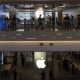 Fotografía de archivo de una tienda de Apple en un centro comercial en Shanghái, China. EFE//EPA/ALEX PLAVEVSKI
