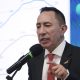 El presidente de la petrolera estatal colombiana Ecopetrol, Ricardo Roa, habla durante una rueda de prensa este jueves, en Bogotá (Colombia). EFE/ Carlos Ortega