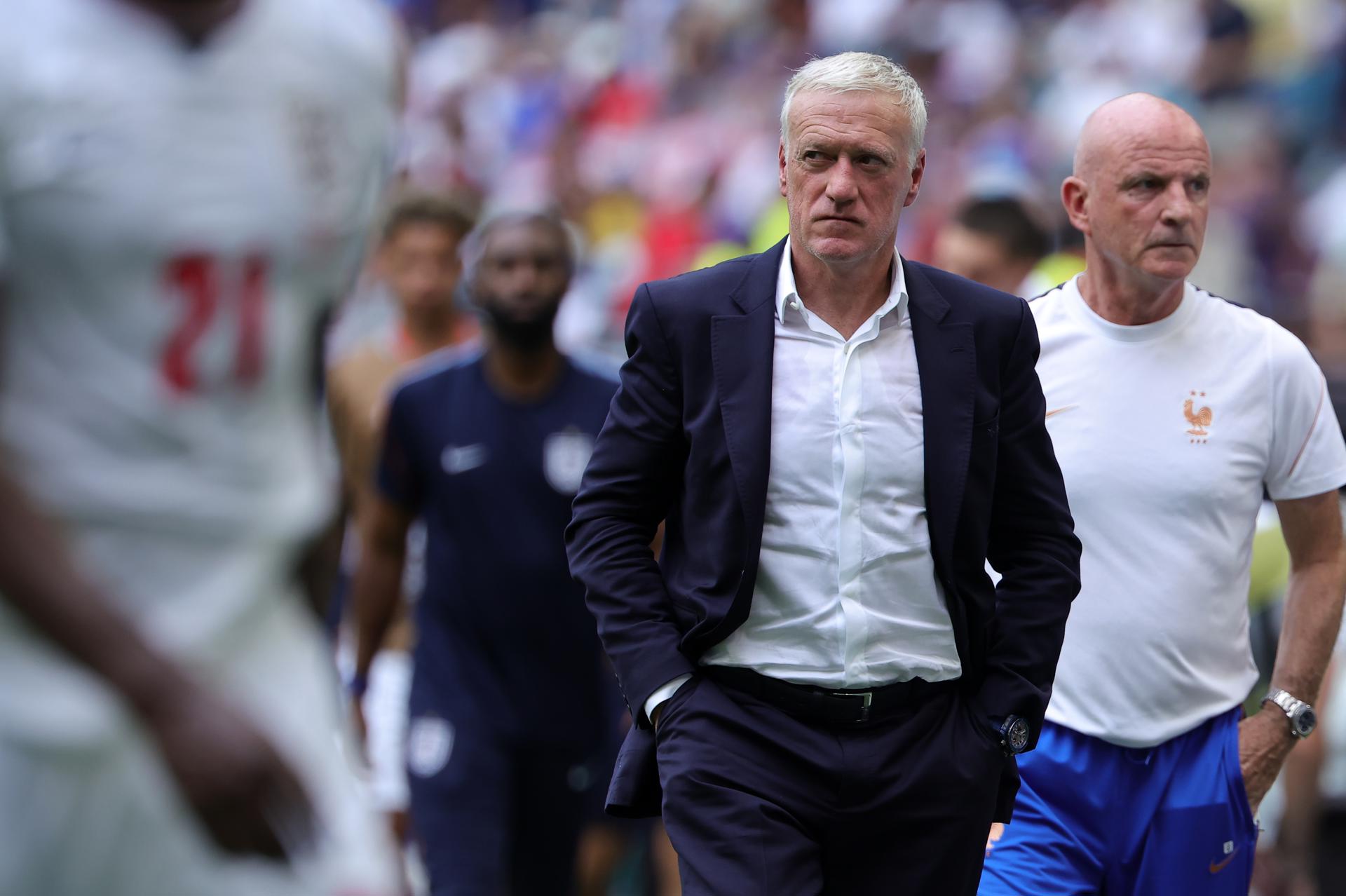 Fotografía del pasado 18 de julio, en la que puede verse al seleccionador de Francia, Didier Deschamps, quien se despidió del banquillo de 'Les Bleus' a la conclusión de la participación del equipo en el Mundial de Estados Unidos, México y Canadá. EFE/ CRISTOBAL HERRERA-ULASHKEVICH