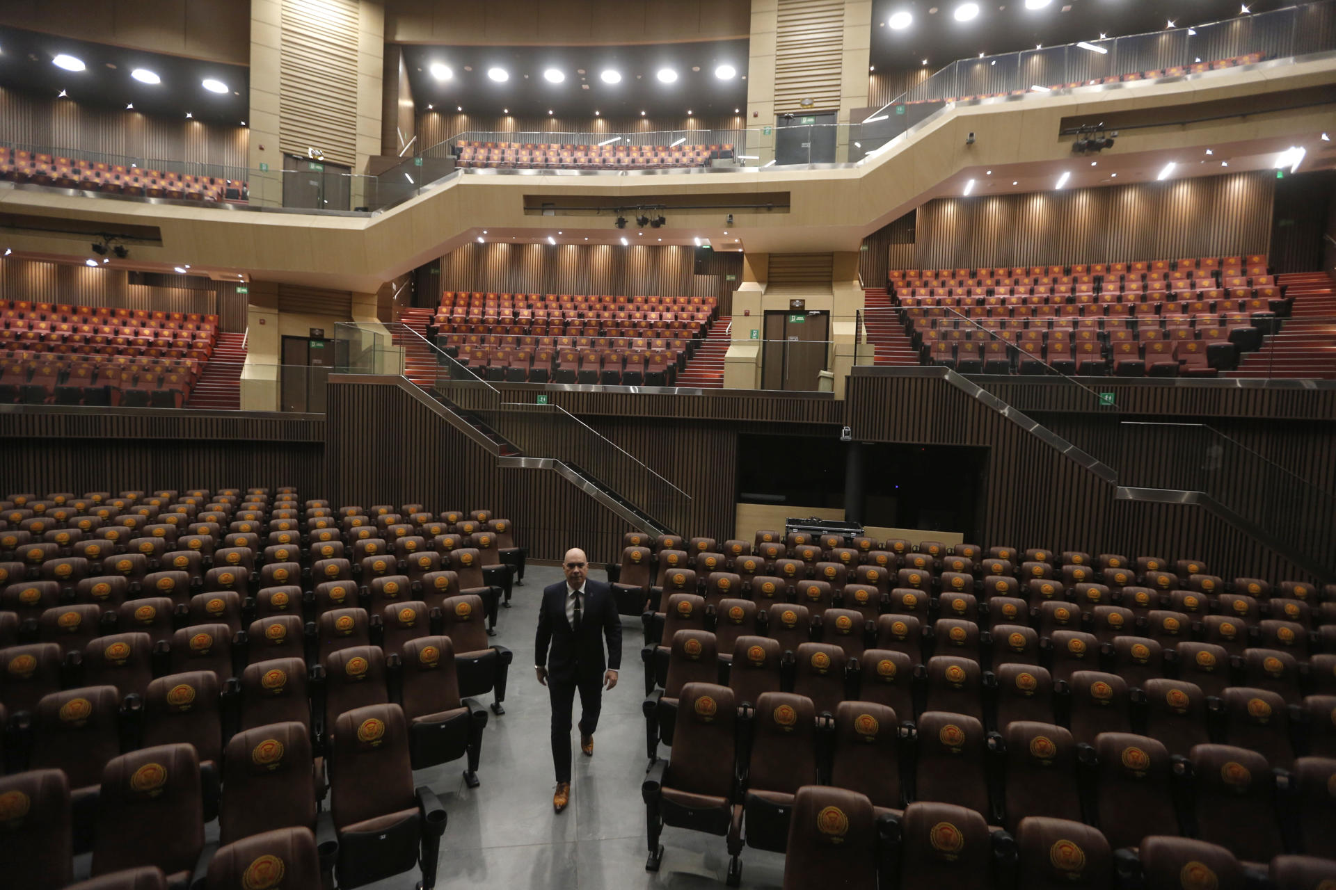 Fotografía que muestra una vista general del auditorio de la Arena USC este miércoles, lugar para la investidura del presidente electo, Abelardo de la Espriella, que se celebrará el próximo 7 de agosto, en Cali (Colombia). EFE/ Ernesto Guzman Jr