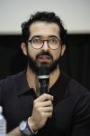 El codirector general de DOQUMENTA, Aarón García del Real, habla durante una rueda de prensa este miércoles en Ciudad de México (México). EFE/ José Méndez
