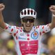 El ecuatoriano Richard Carapaz consiguió en el Alpe d'Huez su segunda victoria en este Tour de Francia, la tercera en total, mientras que el mexicano Isaac del Toro afianzó su tercer puesto en la general, liderada por el esloveno Tadej Pogacar a falta de la jornada simbólica de este domingo. EFE/EPA/GUILLAUME HORCAJUELO