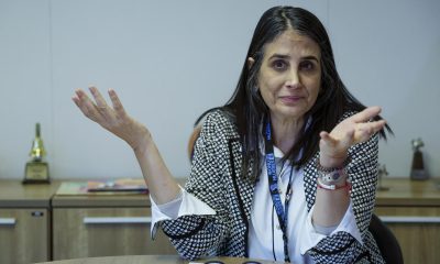 La representante de ONU Mujeres en Ecuador, Miriam Bandes, habla durante una entrevista con EFE este martes, en Quito (Ecuador). EFE/ José Jácome