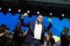 El senador de Brasil Flávio Bolsonaro reacciona en la convención nacional del Partido Liberal de Brasil (PL) este sábado, en São Paulo (Brasil). El PL que lidera el expresidente Jair Bolsonaro, dio inicio a la convención para proclamar a su hijo mayor, Flávio, como candidato presidencial para las elecciones del próximo octubre. EFE/ Isaac Fontana
