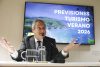 El ministro de Industria y Turismo, Jordi Hereu, durante la presentación de las previsiones de datos turísticos correspondientes a la temporada de verano 2026 este lunes en Madrid. EFE/ Kiko Huesca