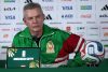 El seleccionador de México Javier Aguirre habla en una rueda de prensa este sábado, en Ciudad de México (México), previo al partido ante Inglaterra. EFE/ José Méndez