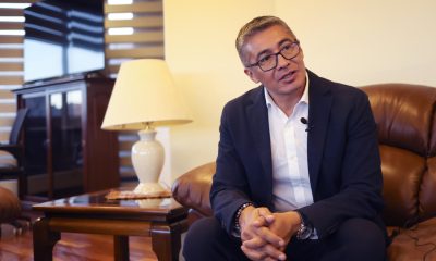 El ministro de Economía, José Gabriel Espinoza, habla durante una entrevista con EFE en La Paz (Bolivia). EFE/Luis Gandarillas