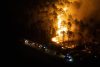 Una fotografía facilitada por el Servicio Departamental de Bomberos y Rescate 33 (SDIS 33) muestra a los bomberos combatiendo un incendio cerca de Le Porge, en el suroeste de Francia, el 29 de julio de 2026, mientras un incendio forestal se propaga por el bosque de la Gironda. EFE/EPA/SDIS33/BENOIT VEGA FOTOGRAFÍA DE PRENSA ***SOLO USO EDITORIAL/SOLO DISPONIBLE PARA ILUSTRAR LA NOTICIA QUE ACOMPAÑA (CRÉDITO OBLIGATORIO)***