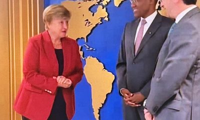 Captura de pantalla tomada de la cuenta oficial en X @jrestrp del vicepresidente electo de Colombia, José Manuel Restrepo (d) participando durante una reunión con la directora del Fondo Monetario Internacional, Kristalina Georgieva (i) y el subdirector del Fondo Monetario Internacional, Nigel Clarke, este martes en Washington (EE.UU.). EFE/ @jrestrp