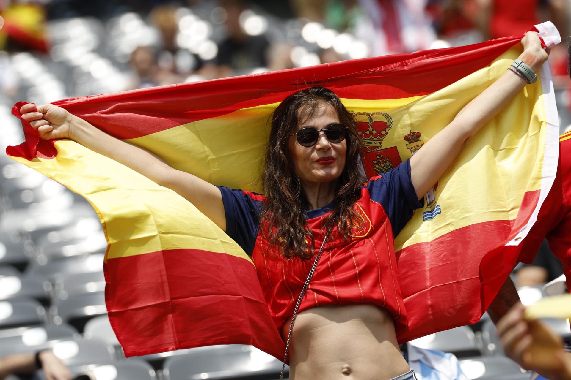 Hinchas españoles en New Jersey, USA. EFE/EPA/SHAWN THEW