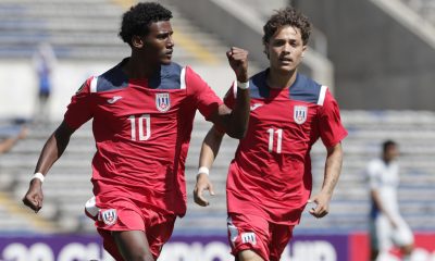 El diez Didier Reinoso celebra el gol que ha sellado este sábado la superioridad de la selección sub-20 de Cuba sobre la de El Salvador en el campeonato clasificatorio para los Juegos Olímpicos e Los Ángeles 2028 que se juega en la ciudad mexicana de Puebla. EFE/ Hilda Ríos