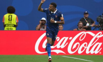 Kylian Mbappé, de Francia, celebra un gol este sábado, en un partido por el tercer lugar del Mundial de la FIFA 2026 entre Francia e Inglaterra en el estadio Hard Rock en Miami (Estados Unidos). EFE/ Alberto Boal