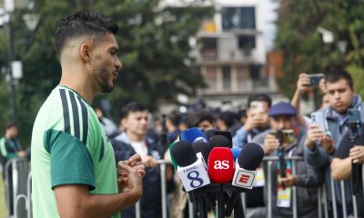 El jugador de la selección mexicana Raúl Jiménez, durante el entrenamiento en el Centro de Alto rendimiento en Ciudad de México este sábado.-EFE/ Sashenka Gutiérrez