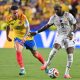 James Rodríguez, de Colombia (i), durante el partido de este viernes contra Ghana, correspondiente a los dieciseisavos de final del Mundial de Estados Unidos, México y Canadá. EFE/ AMY KONTRAS