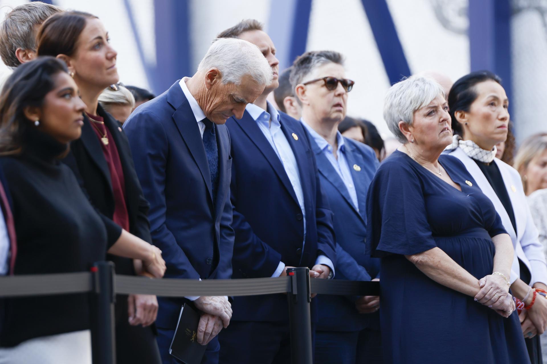 El primer ministro noruego, Jonas Gahr Støre, durante la conmemoración del decimoquinto aniversario de la matanza de Utøya. EFE/EPA/Frederik Ringnes NORWAY OUT