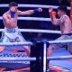 El uruguayo Gastón 'Tonga' Reyno (i) pelea con el estadounidense Josh Krejci en Montevideo (Uruguay). EFE/ Gastón Britos