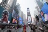 Imágenes de Lamine Yamal y Lionel Messi en Times Square, en Nueva York. EFE/Lavandeira jr