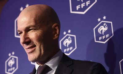 El nuevo seleccionador de Francia, el exfutbolista Zinedine Zidane, durante su presentación de este martes. EFE/TERESA SUAREZ