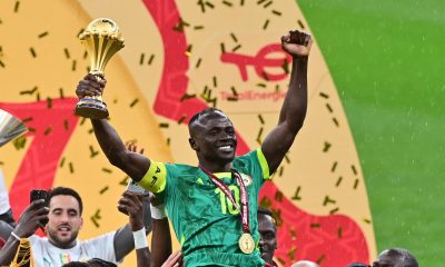 Sadio Mane, de Senegal, celebra la Copa Africa el 18 de enero de 2026. EFE/EPA/JALAL MORCHIDI