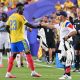 Davinson Sánchez, de Colombia (i), durante el partido de este viernes, correspondiente a los dieciseisavos de final del Mundial de Estados Unidos, México y Canadá, contra Ghana. EFE/ AMY KONTRAS