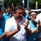 El abogado, expreso político y coordinador nacional de Organización del partido VENTE, Henry Alviarez (c), participa en una manifestación este martes, en Caracas (Venezuela). EFE/ Miguel Gutiérrez