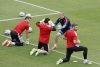 El preparador de porteros de la selección española, Miguel Ángel España, durante un entrenamiento en la concentración de la selección española de fútbol en Estados Unidos. Miguel Ángel España es el preparador de porteros de la selección española. La persona que trabaja día a día con Unai Simón, David Raya y Joan García. Del debate en la portería al récord de Unai de más minutos sin encajar un gol en un Mundial. Es personalidad, experiencia y poso, así le define en EFE una figura clave en el cuerpo técnico de Luis de la Fuente. EFE/Lavandeira jr
