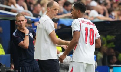 El seleccionador de Inglaterra, Thomas Tuchel (i), reconoció que el tercer puesto conseguido por Inglaterra ante Francia (6-4) es "una cicatriz que no se va", pero lo encuadró como un logro histórico al señalar que es la primera medalla mundialista de los ‘Tres Leones’ desde su único título en 1966. EFE/ Alberto Boal