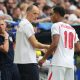 El seleccionador de Inglaterra, Thomas Tuchel (i), reconoció que el tercer puesto conseguido por Inglaterra ante Francia (6-4) es "una cicatriz que no se va", pero lo encuadró como un logro histórico al señalar que es la primera medalla mundialista de los ‘Tres Leones’ desde su único título en 1966. EFE/ Alberto Boal