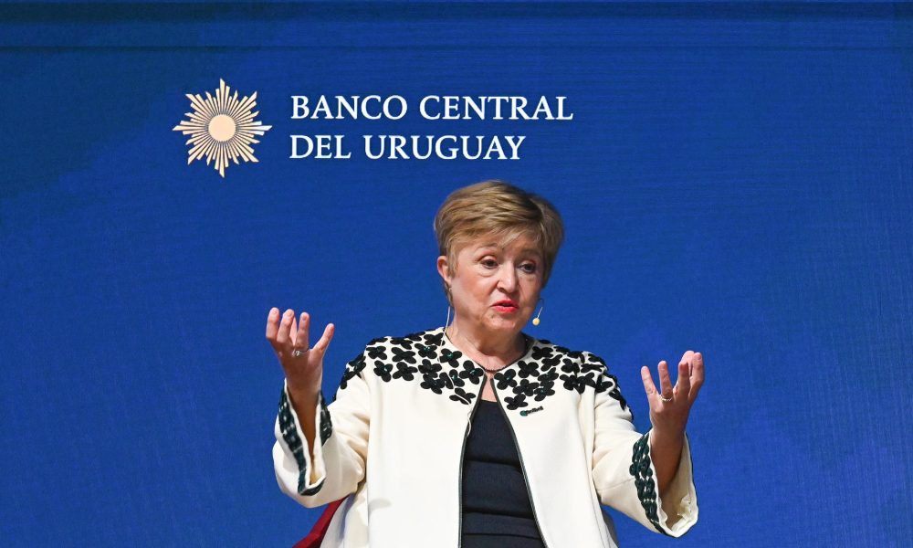 La directora gerente del Fondo Monetario Internacional (FMI), Kristalina Georgieva, habla durante las Jornadas Anuales de Economía, organizadas por el Banco Central del Uruguay (BCU) een Montevideo (Uruguay). EFE/ Federico Gutiérrez